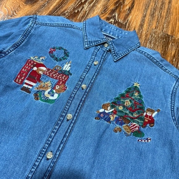 Vintage Women's M Christmas Embroidered Denim Chambray Shirt Top Bears Tree Med - Picture 2 of 7